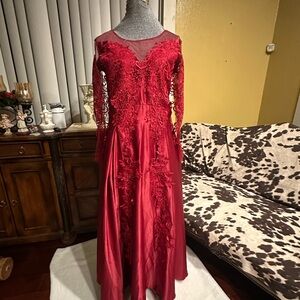 Elegant Red Lace Evening Gown